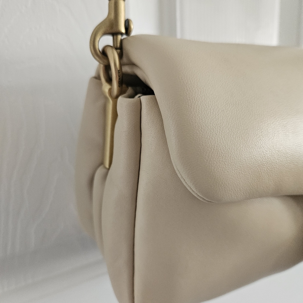 NWOT Coach Pillow Tabby 26- Ivory - Picture 8 of 16